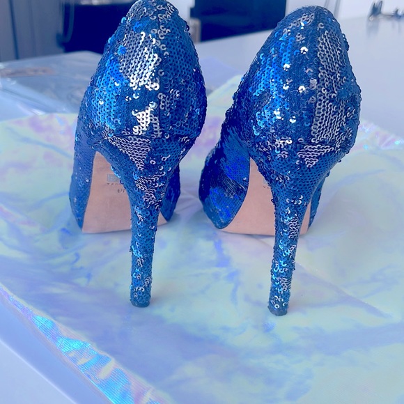 Badgley Mischka sequinned peep toe platform pump heels size 9. - Picture 4 of 10